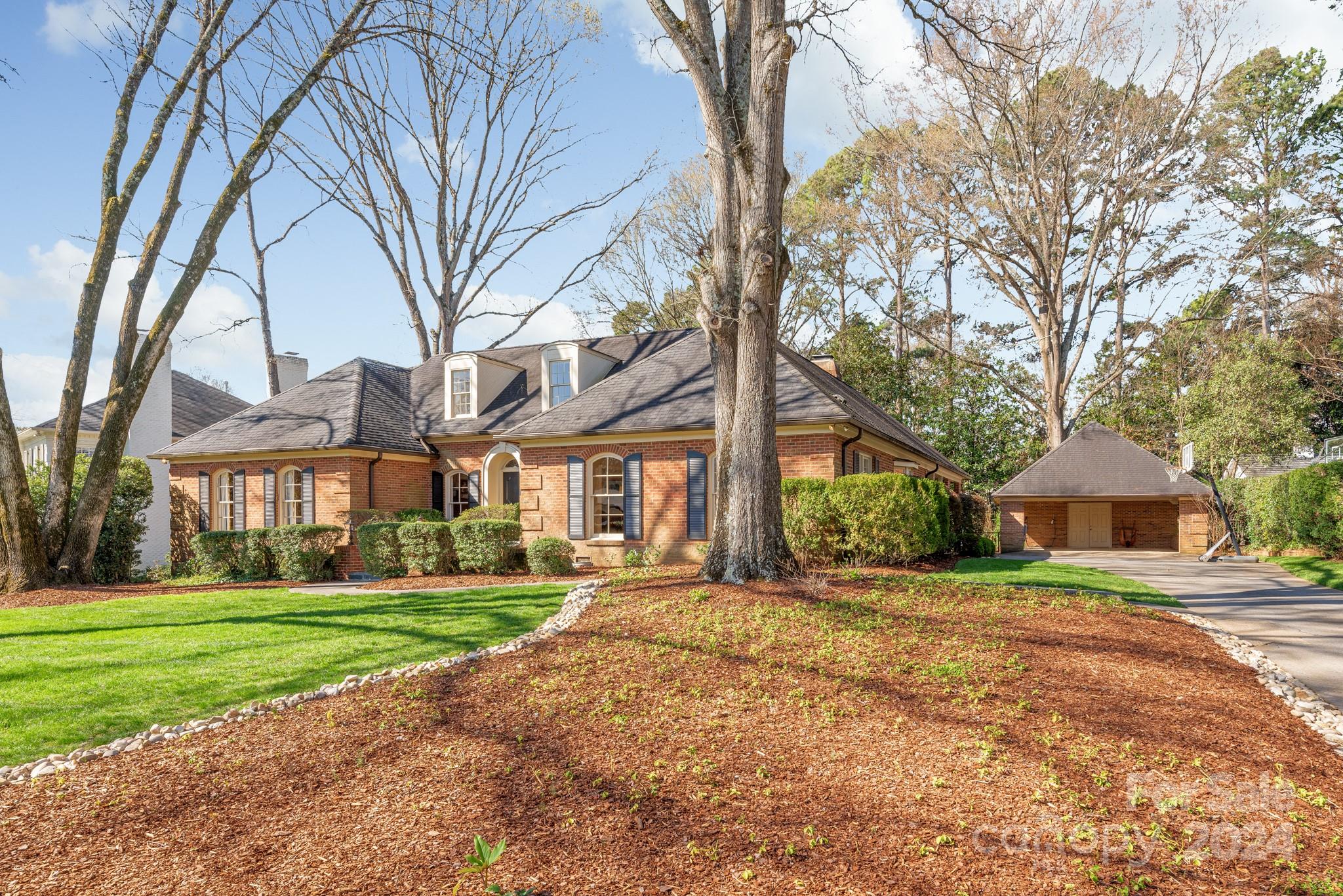 4328 Belknap Road Charlotte, NC 28211 - Photo 3 of 36 Gallery Image 3