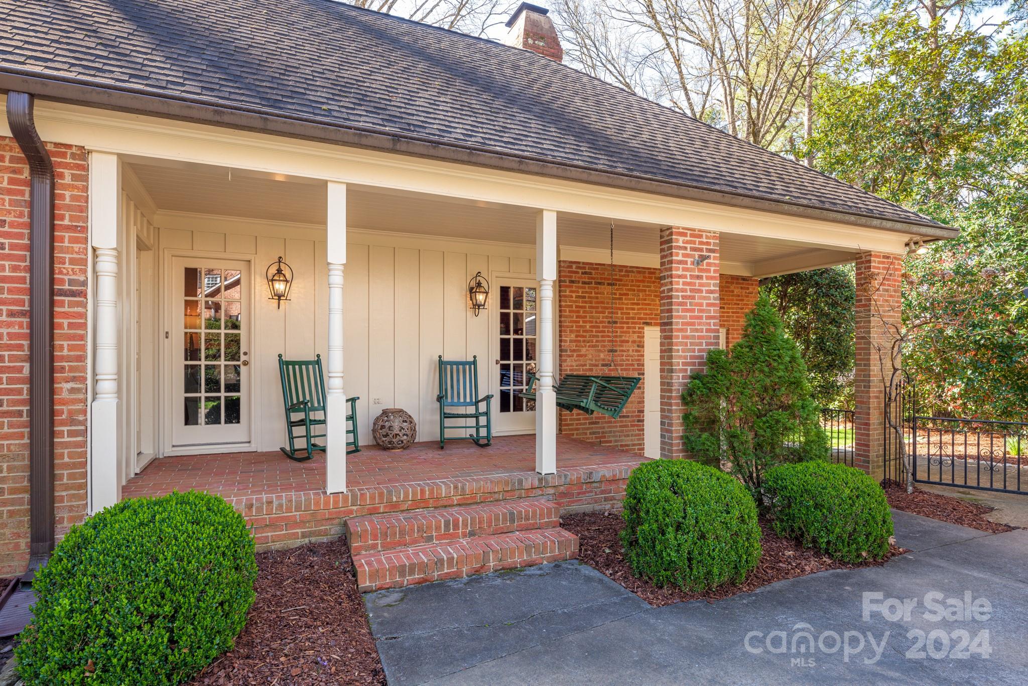 4328 Belknap Road Charlotte, NC 28211 - Photo 4 of 36 Gallery Image 4