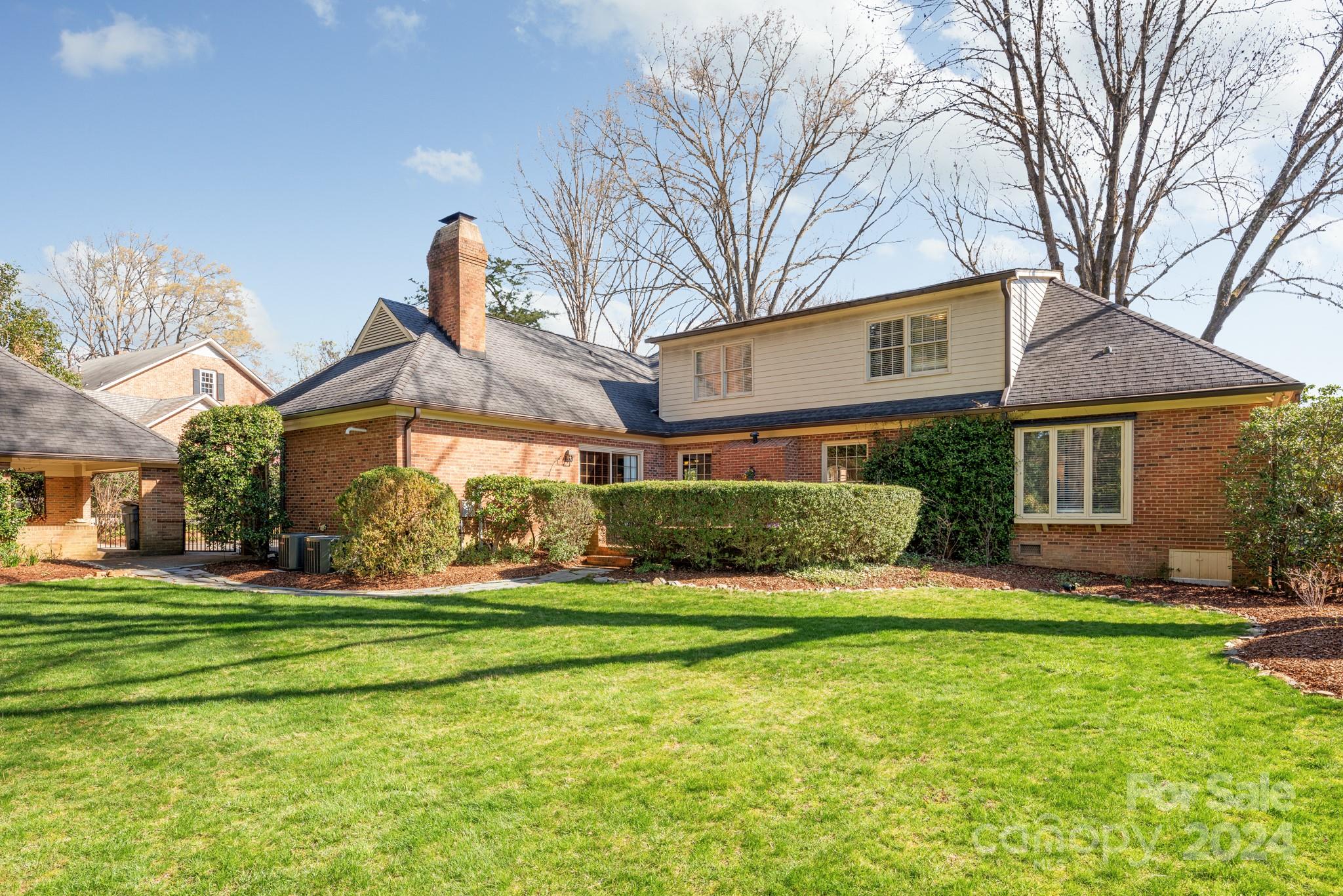 4328 Belknap Road Charlotte, NC 28211 - Photo 5 of 36 Gallery Image 5