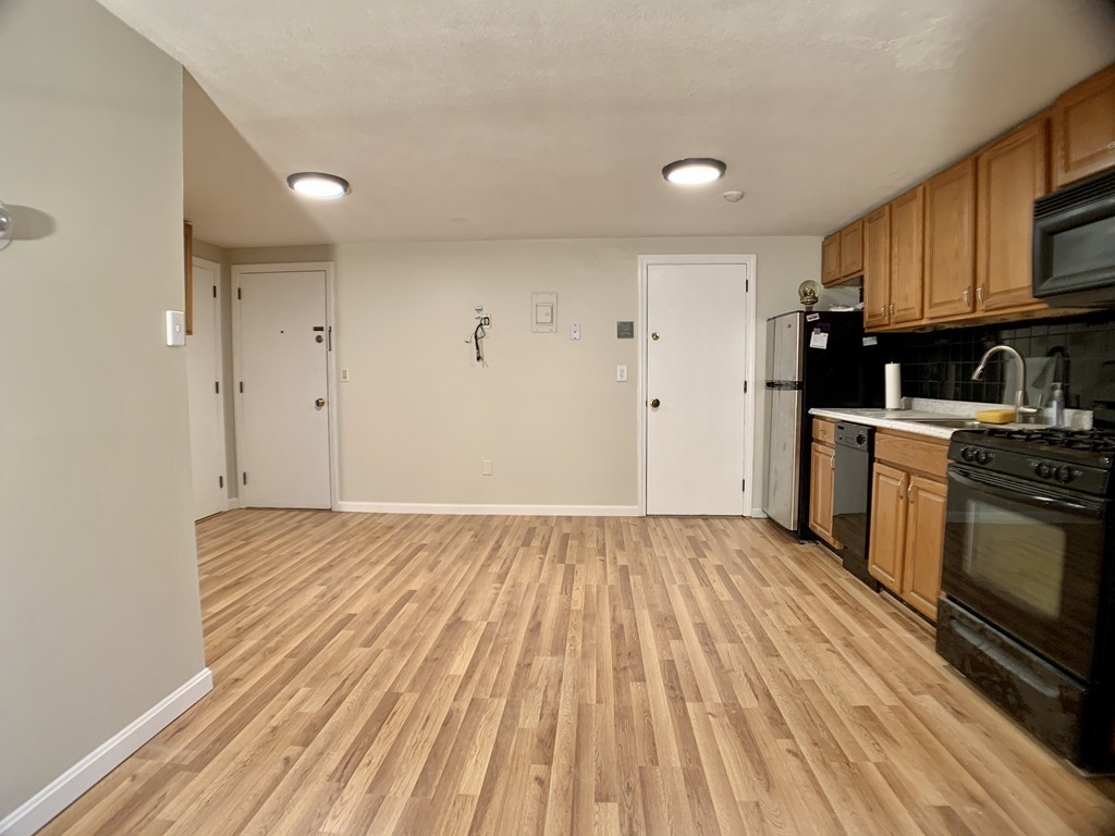 428 Great Road, Unit 9 Acton, MA 01720 - Photo 3 of 10 Gallery Image 3