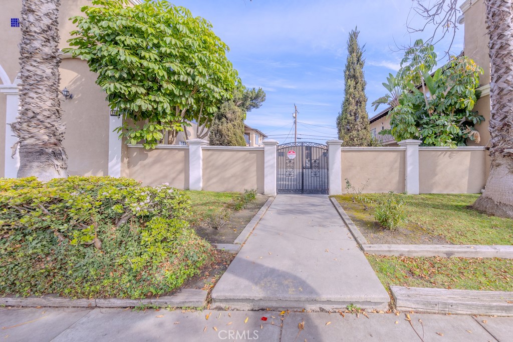 906 South Fann Street Anaheim, CA 92804 - Photo 1 of 27