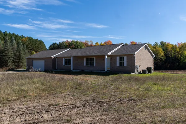 $499,900 | 72000 East 46 Road, Cadillac, MI 49601