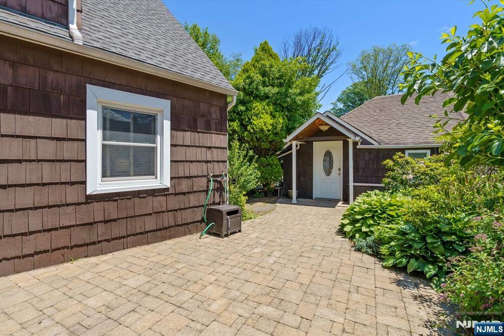 694 Sunset Road Teaneck, NJ 07666 - Photo 19 of 30