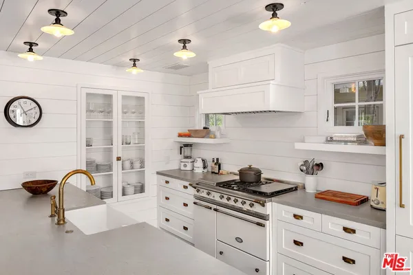 $17,500 | 821 Nowita Place, Venice, CA 90291