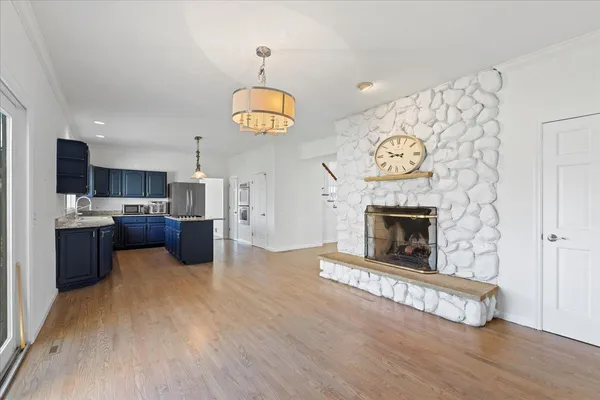 $825,000 | 2321 West Steeple Chase Circle, Libertyville, IL 60048