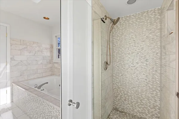 $825,000 | 2321 West Steeple Chase Circle, Libertyville, IL 60048