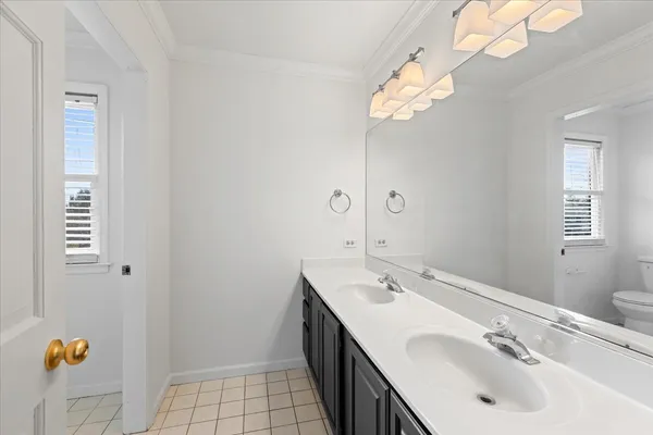 $825,000 | 2321 West Steeple Chase Circle, Libertyville, IL 60048