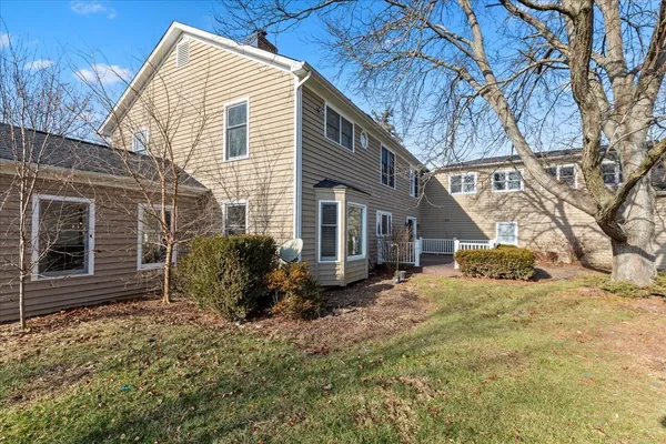 $825,000 | 2321 West Steeple Chase Circle, Libertyville, IL 60048