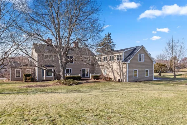 $825,000 | 2321 West Steeple Chase Circle, Libertyville, IL 60048