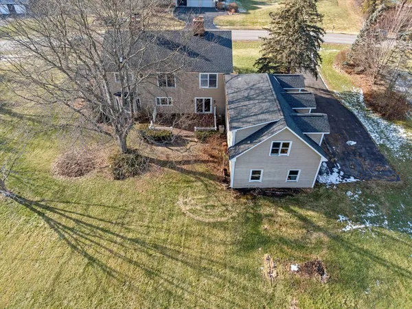 $825,000 | 2321 West Steeple Chase Circle, Libertyville, IL 60048
