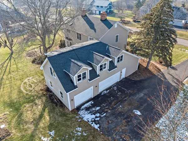 $825,000 | 2321 West Steeple Chase Circle, Libertyville, IL 60048