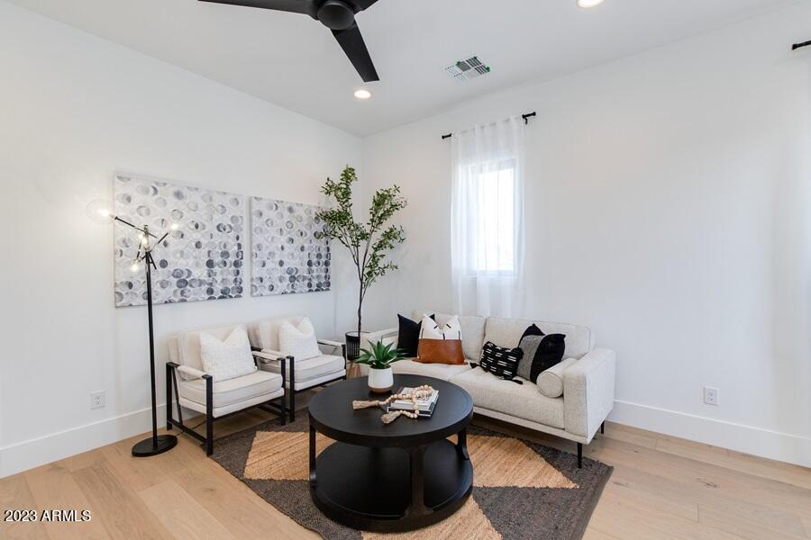 4340 East Cheery Lynn Road Phoenix, AZ 85018 - Photo 8 of 21 09.