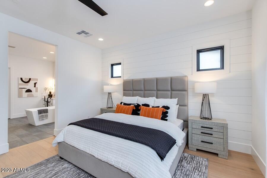 4340 East Cheery Lynn Road Phoenix, AZ 85018 - Photo 10 of 21 11.