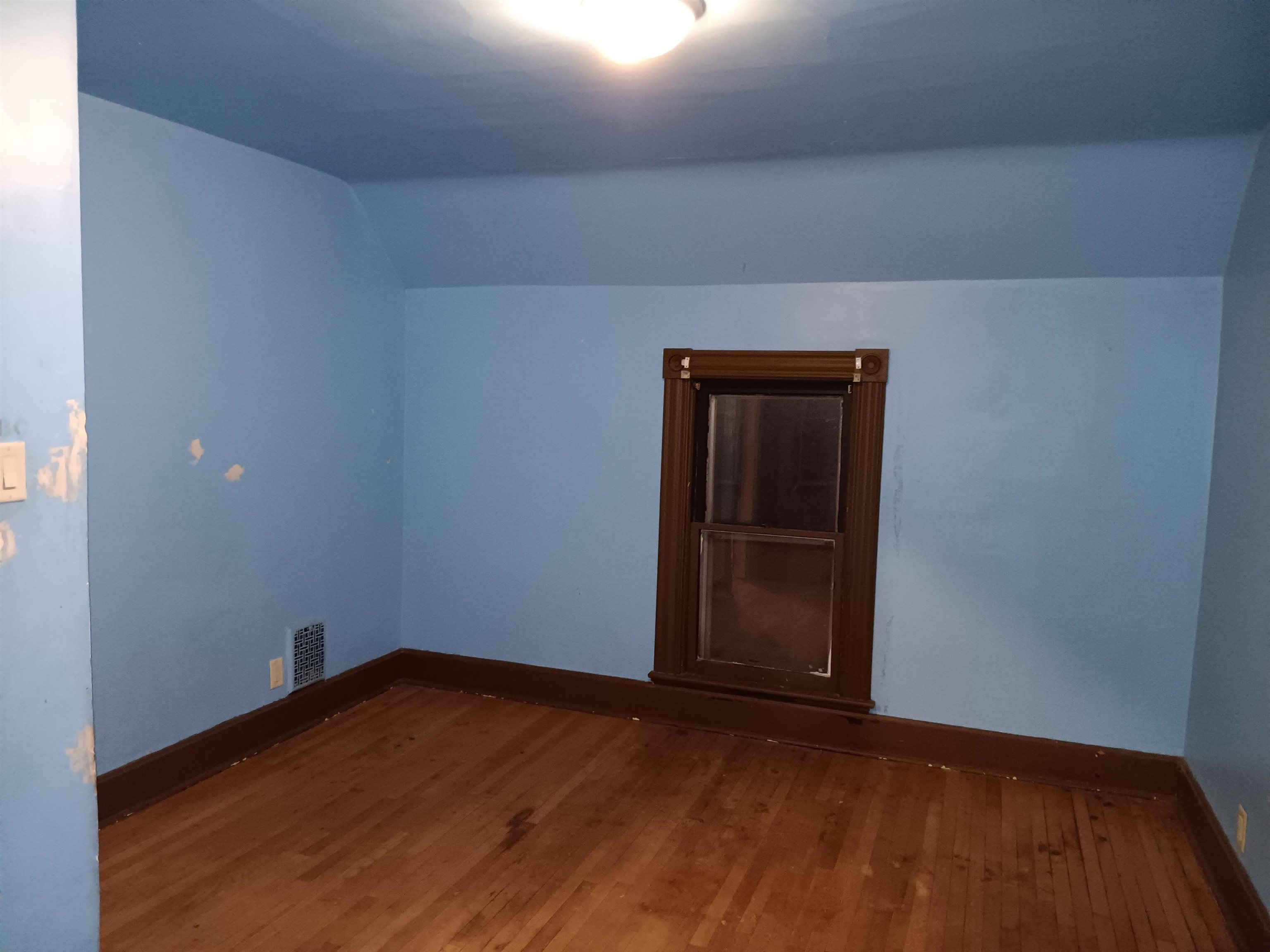 409 West Avon Street Freeport, IL 61032 - Photo 4 of 10