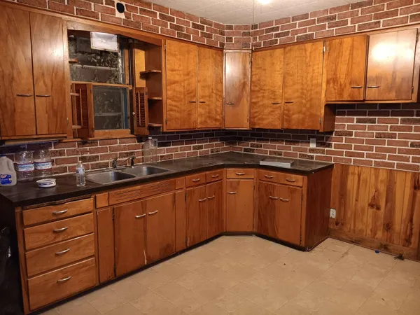 $35,500 | 409 West Avon Street, Freeport, IL 61032