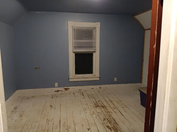 $35,500 | 409 West Avon Street, Freeport, IL 61032