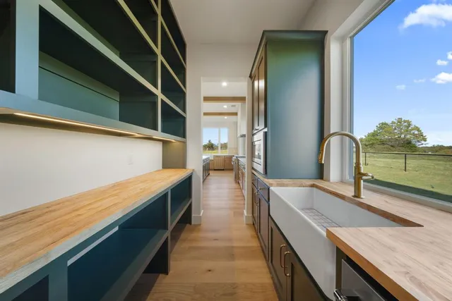 a view of walk in closet