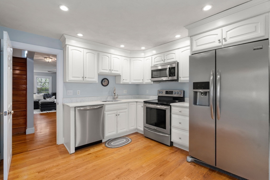 15 Walton Street Wakefield, MA 01880 - Photo 16 of 39