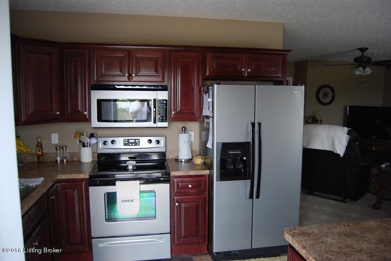 5405 Bloomfield Road Bardstown, KY 40004 - Photo 10 of 25 Kitchen 3