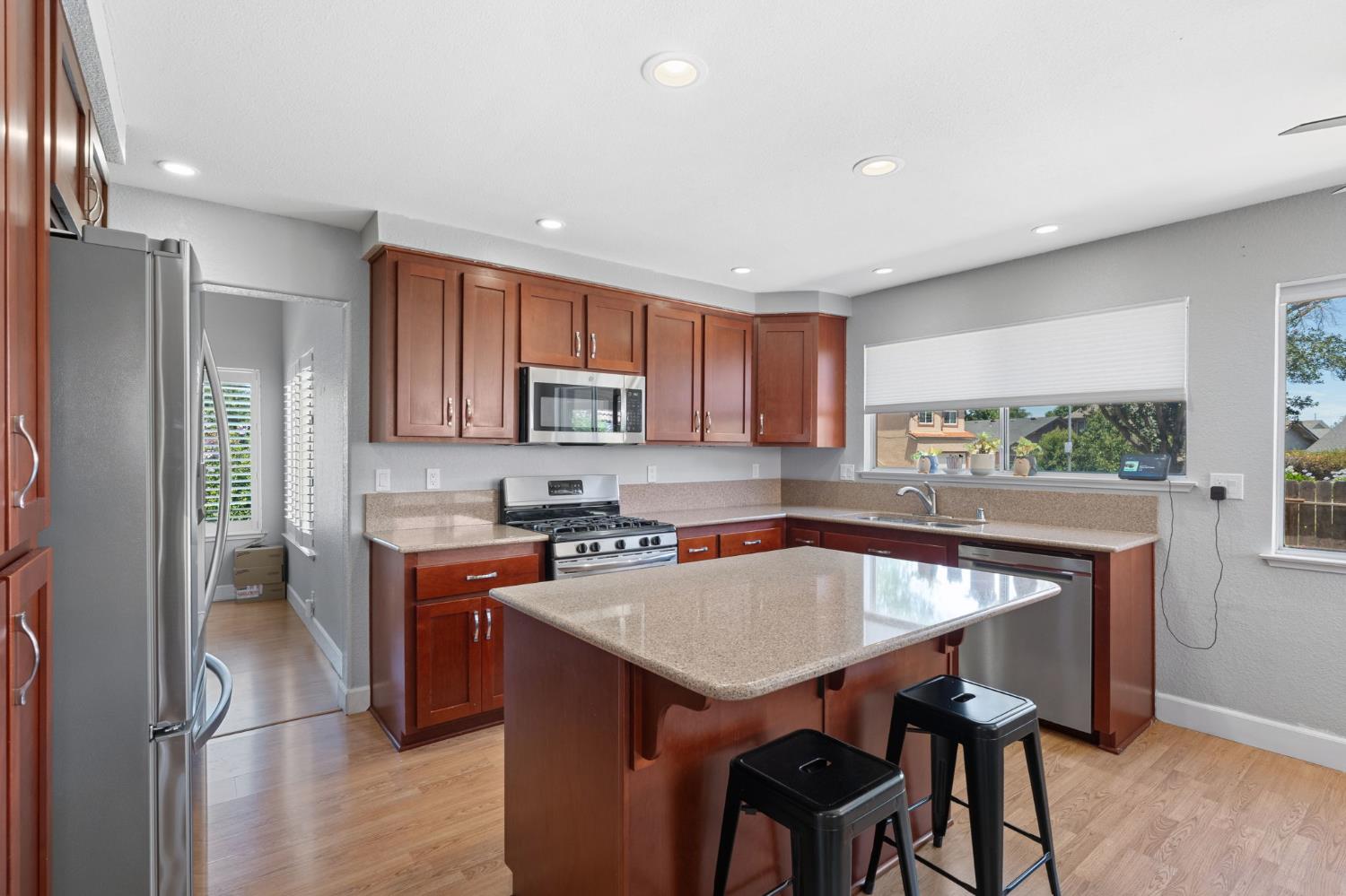1004 Shasta Avenue Modesto, CA 95358 - Photo 5 of 63