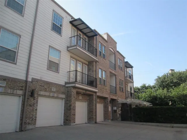 $1,550 | 950 Henderson Street, Unit 1222, Fort Worth, TX 76102
