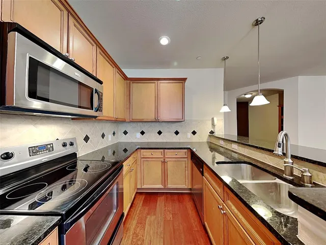 $1,550 | 950 Henderson Street, Unit 1222, Fort Worth, TX 76102