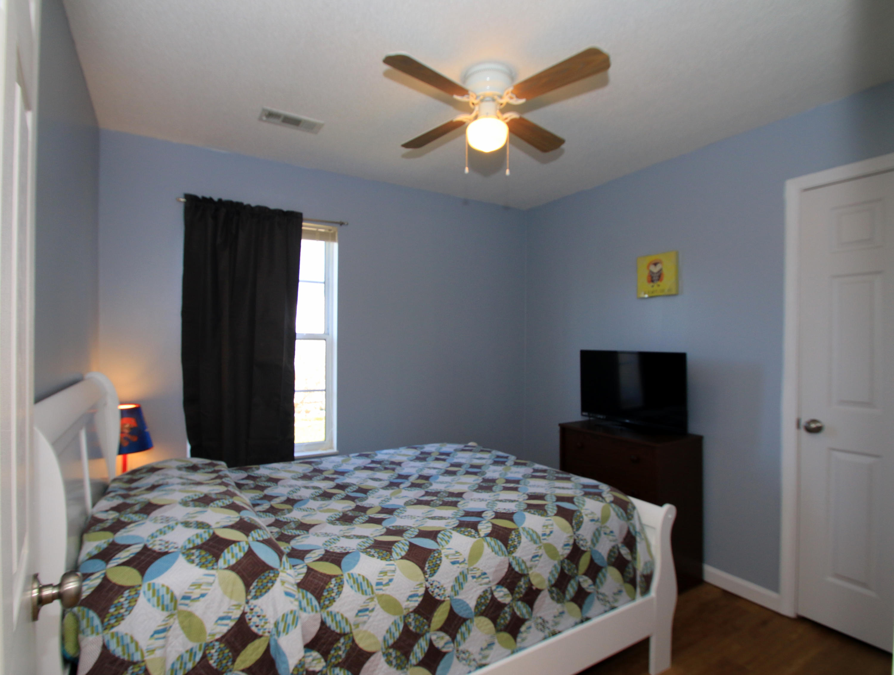 7524 Gary White Road Corryton, TN 37721 - Photo 13 of 17 Guest Bedroom