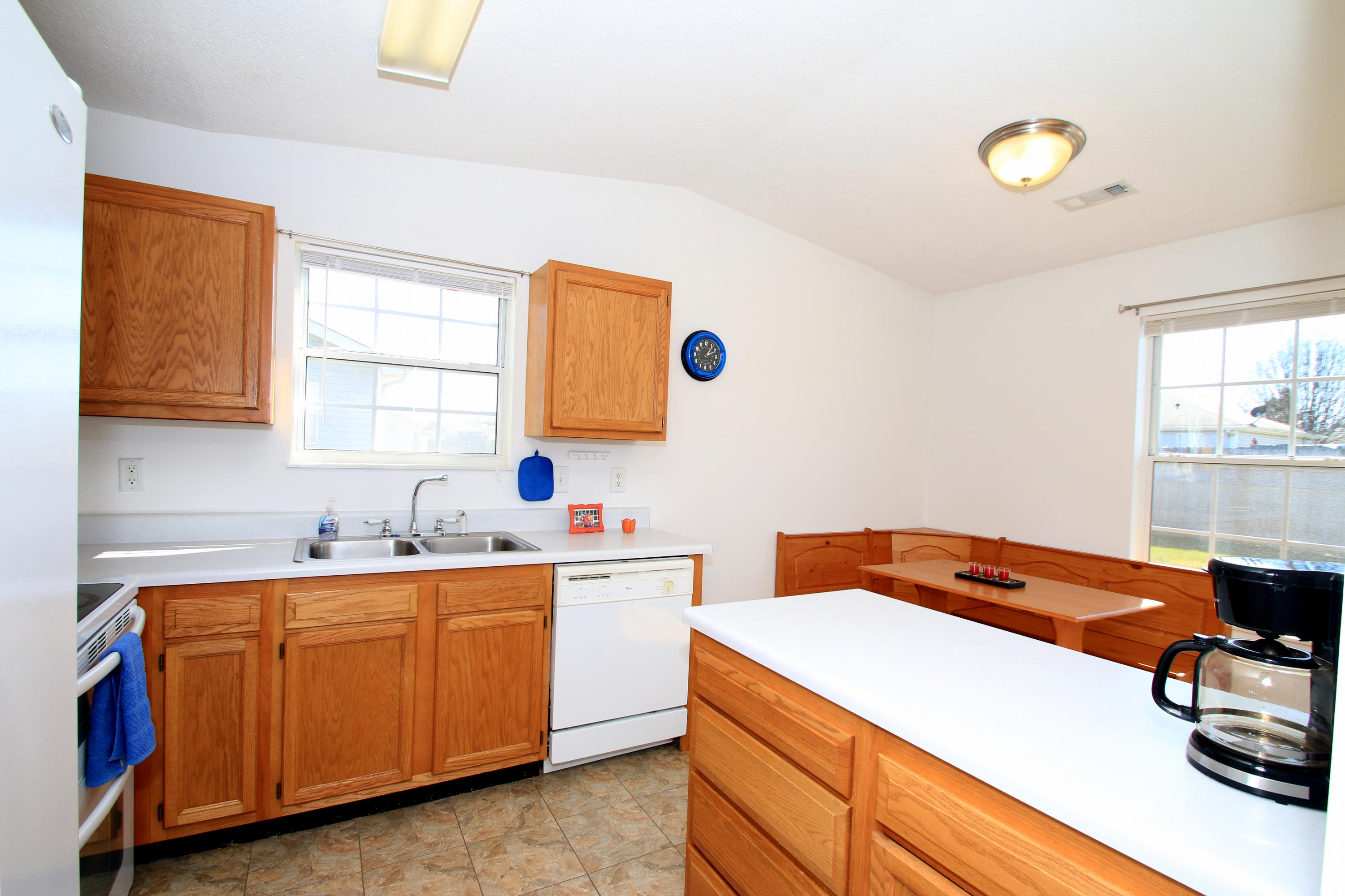 7524 Gary White Road Corryton, TN 37721 - Photo 8 of 17 Island/Breakfast Bar