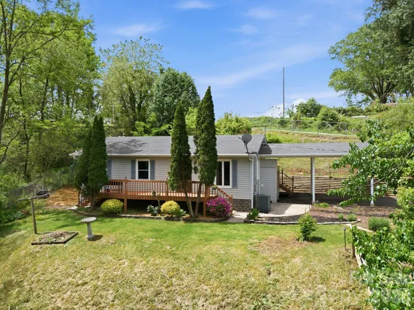 $315,000 | 959 Oakmont Drive, Canton, NC 28716