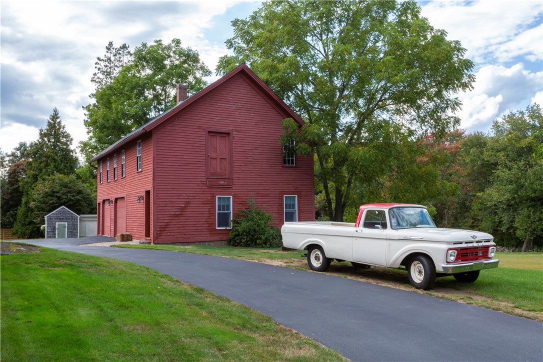 46 Springbrook Road Westerly, RI 02891 - Photo 11 of 38