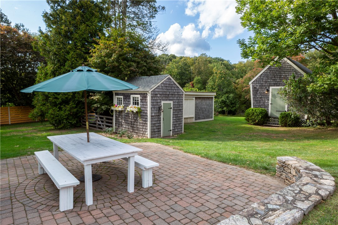46 Springbrook Road Westerly, RI 02891 - Photo 13 of 38