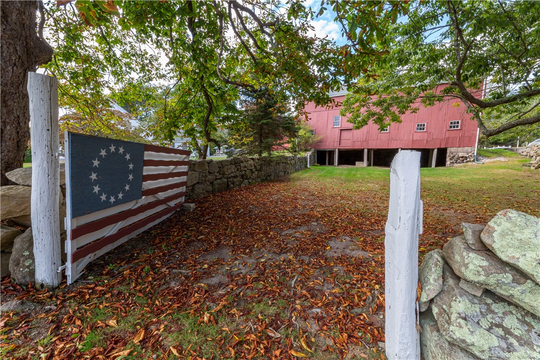 46 Springbrook Road Westerly, RI 02891 - Photo 7 of 38