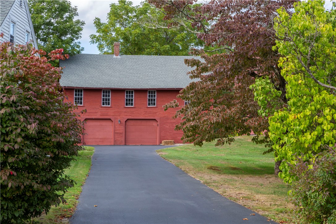 46 Springbrook Road Westerly, RI 02891 - Photo 9 of 38