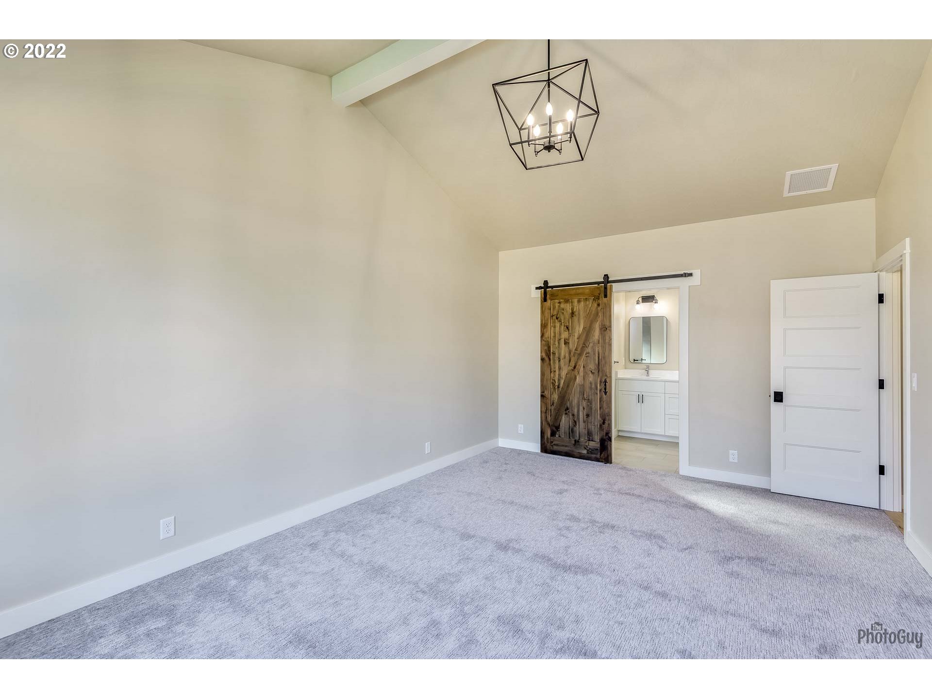 1003 South 33rd Street Springfield, OR 97478 - Photo 23 of 41 a view of an empty room with a window