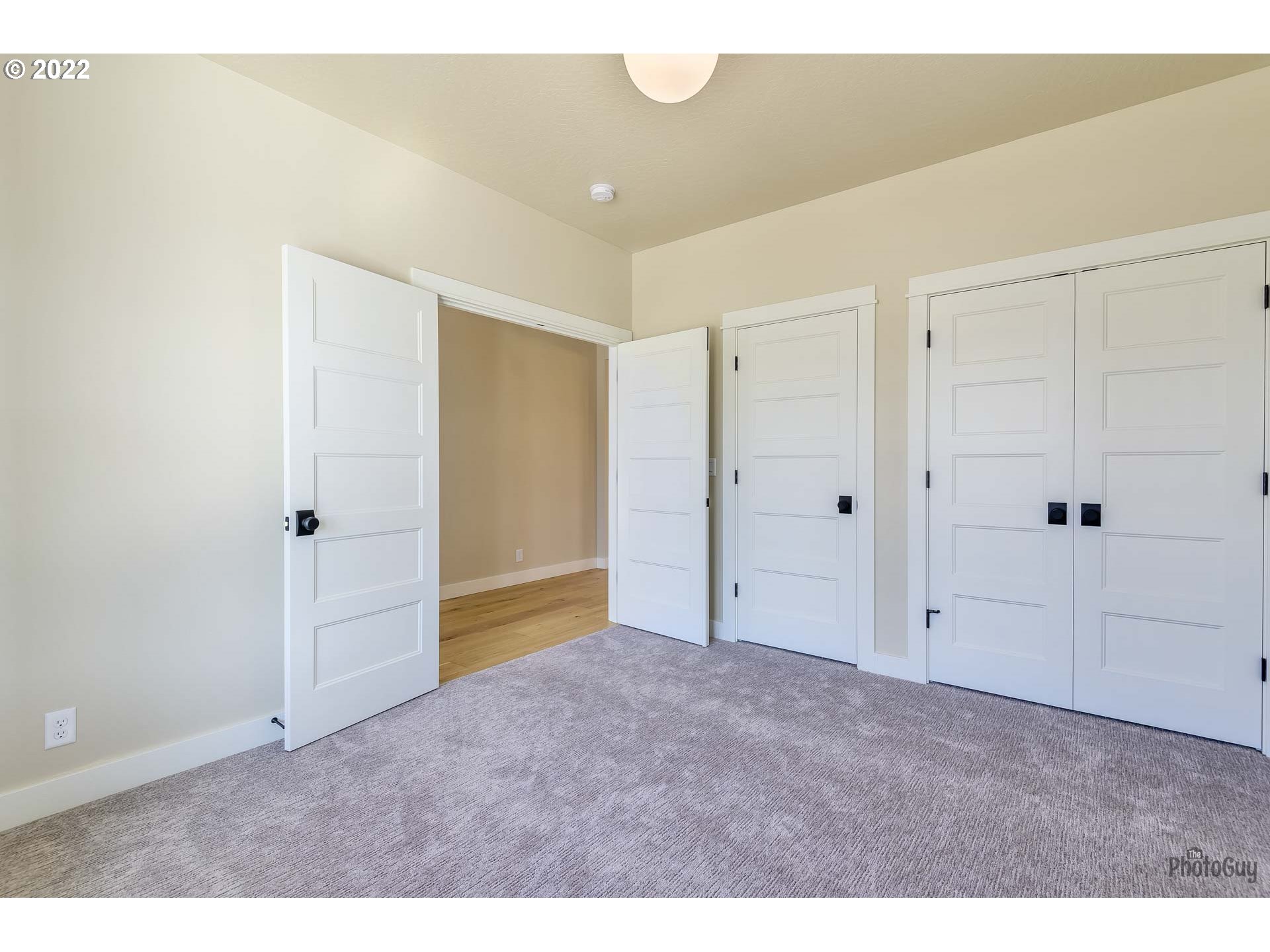 1003 South 33rd Street Springfield, OR 97478 - Photo 4 of 41 a view of an empty room