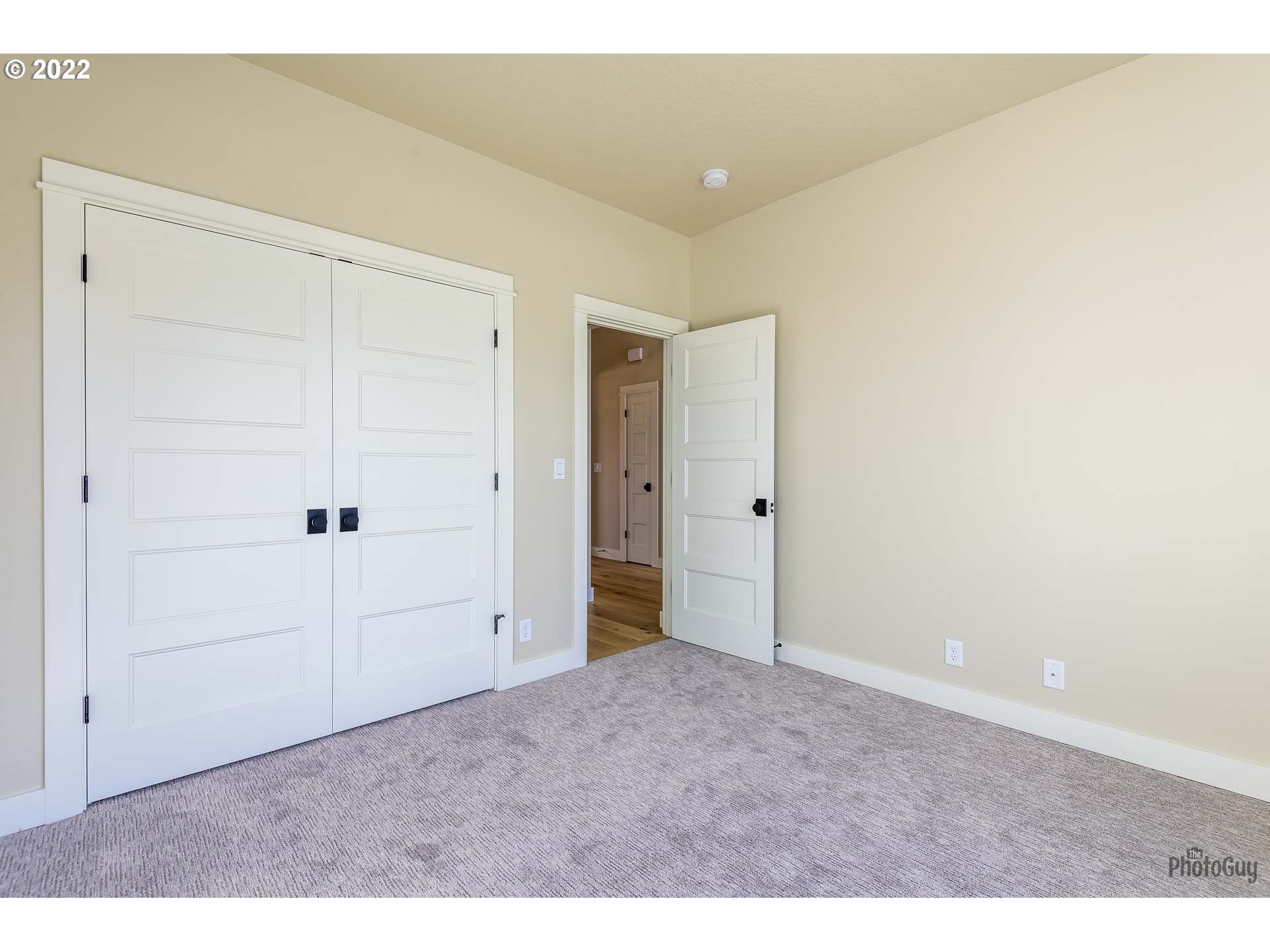 1003 South 33rd Street Springfield, OR 97478 - Photo 6 of 41 view of an empty room