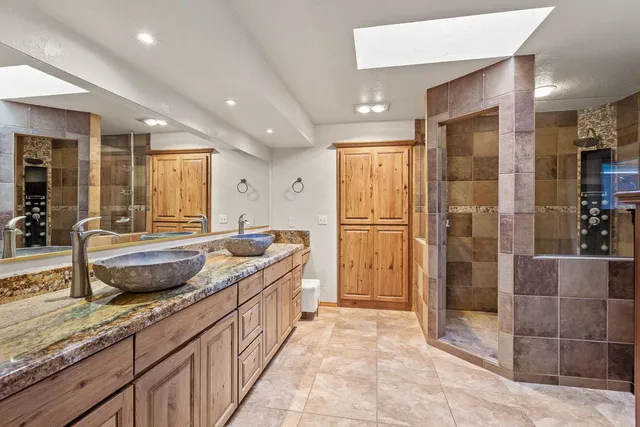 $1,795,000 | 5999 East Roger Drive, Post Falls, ID 83854