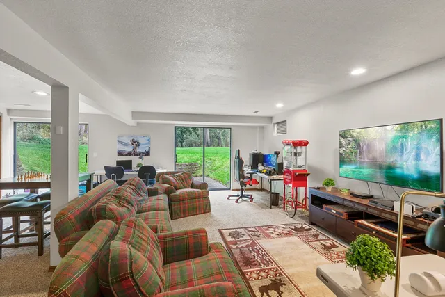 $1,795,000 | 5999 East Roger Drive, Post Falls, ID 83854