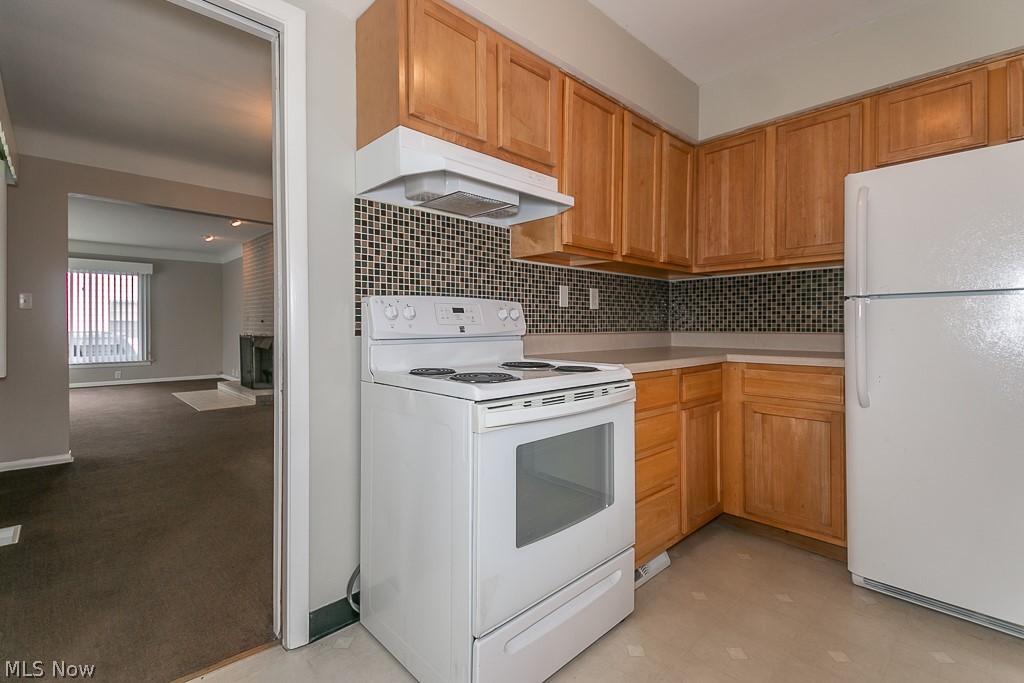 569 Bishop Road Cleveland, OH 44143 - Photo 5 of 26