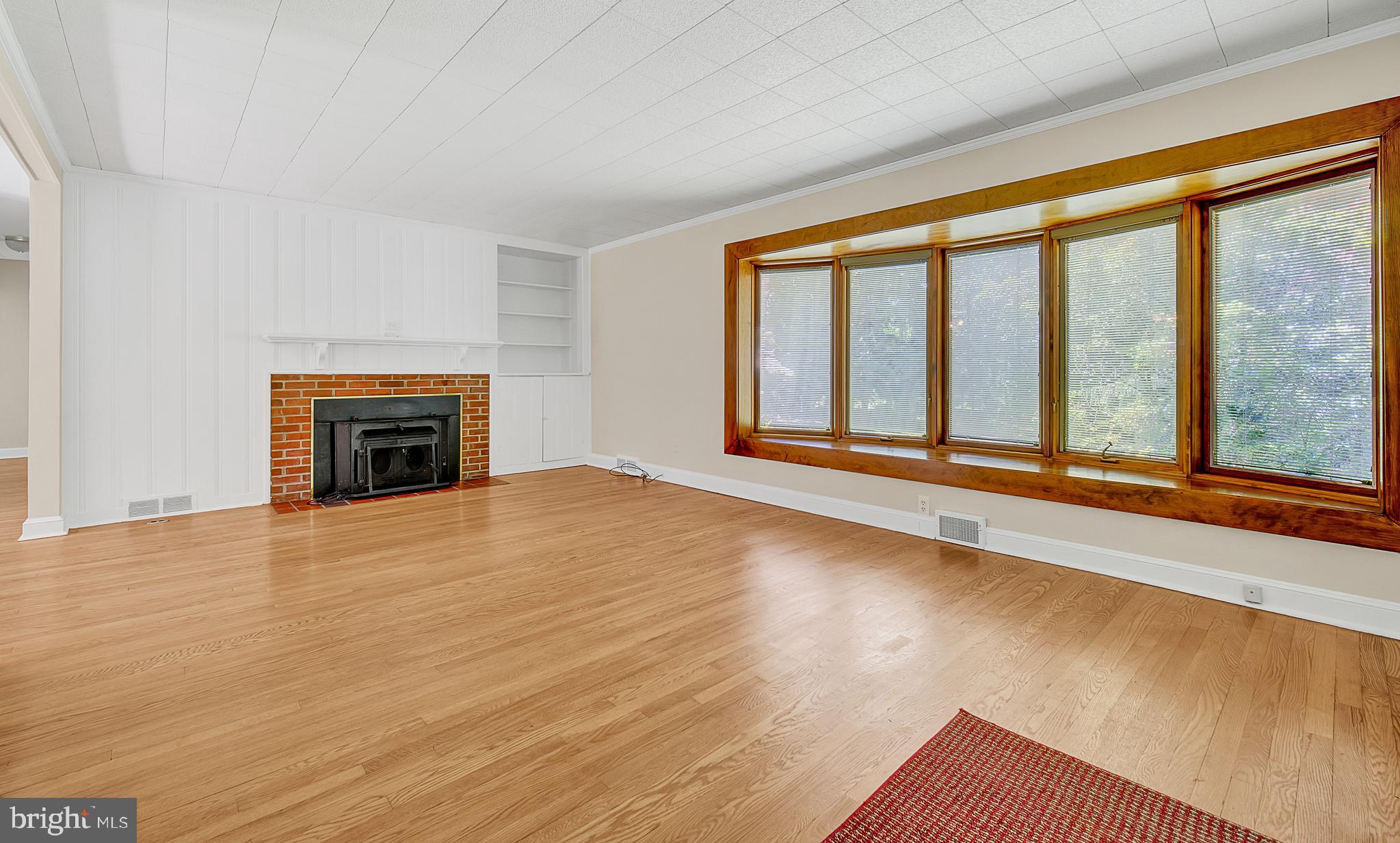 130 Sycamore Mills Road Media, PA 19063 - Photo 11 of 40 Living Room
