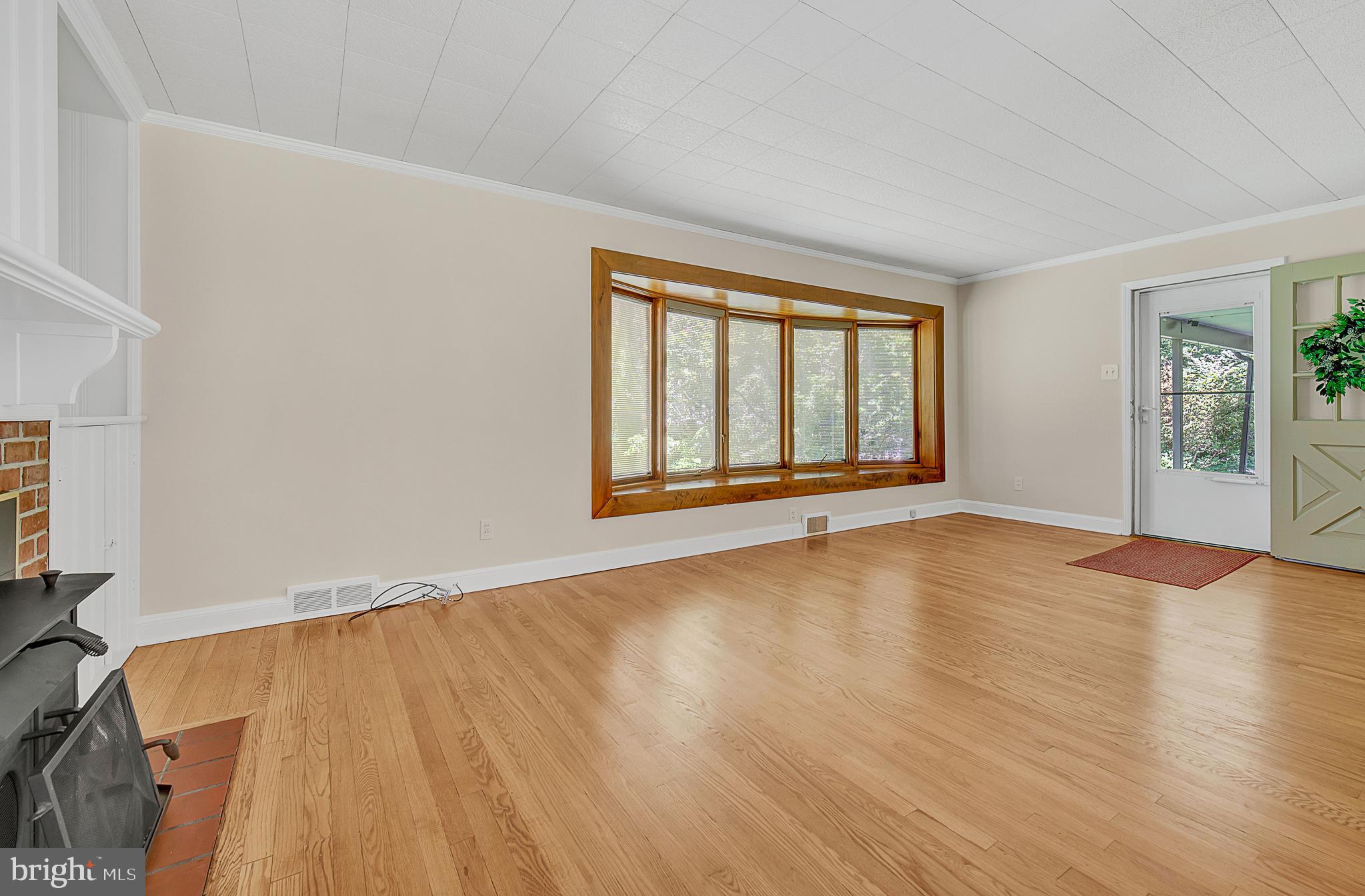 130 Sycamore Mills Road Media, PA 19063 - Photo 12 of 40 Living Room