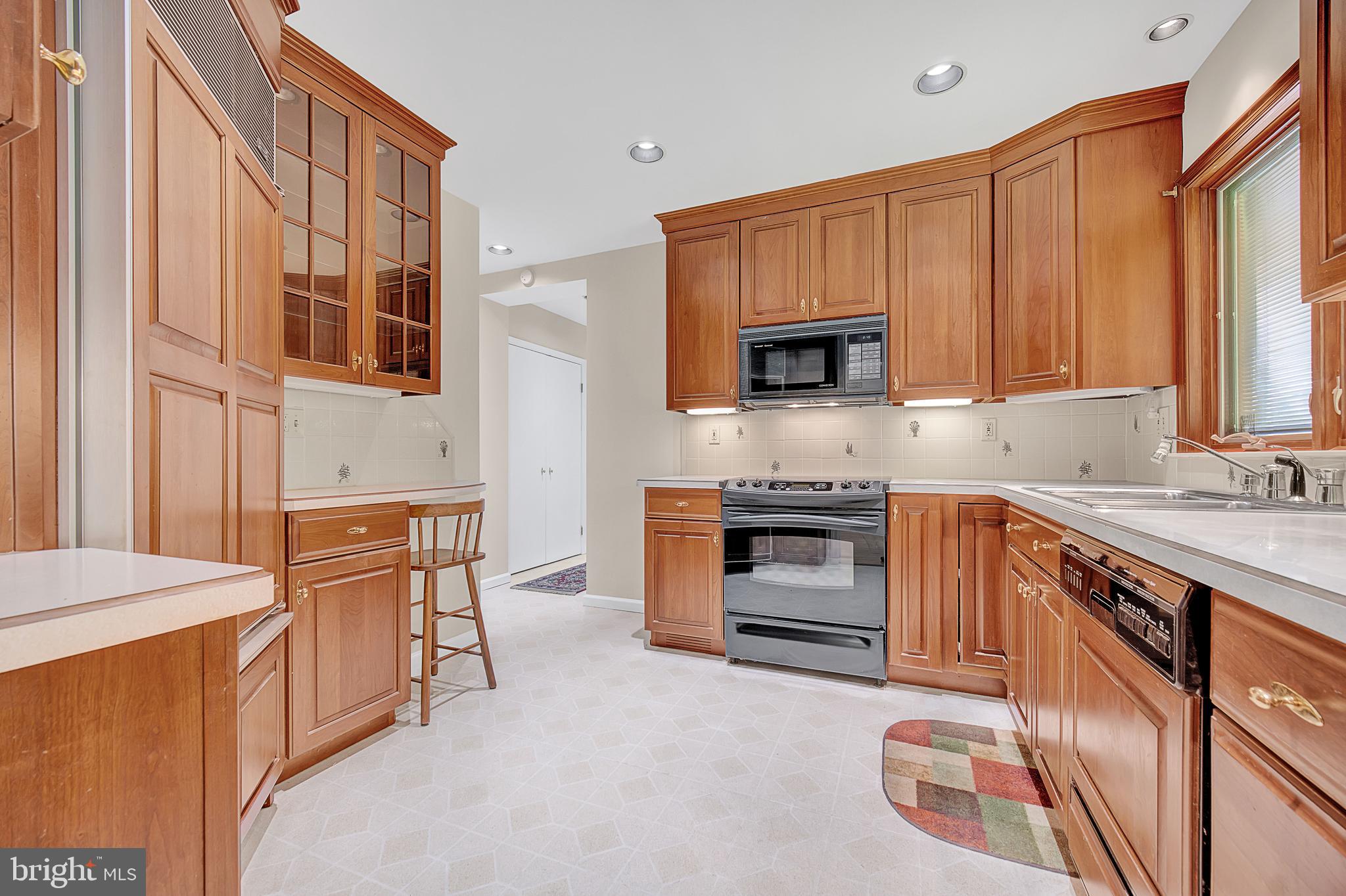 130 Sycamore Mills Road Media, PA 19063 - Photo 17 of 40 Kitchen
