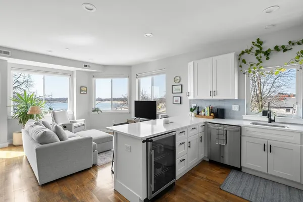 $5,000 | 1400 Columbia Road, Unit 3, Boston, MA 02127