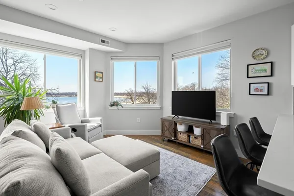 $5,000 | 1400 Columbia Road, Unit 3, Boston, MA 02127