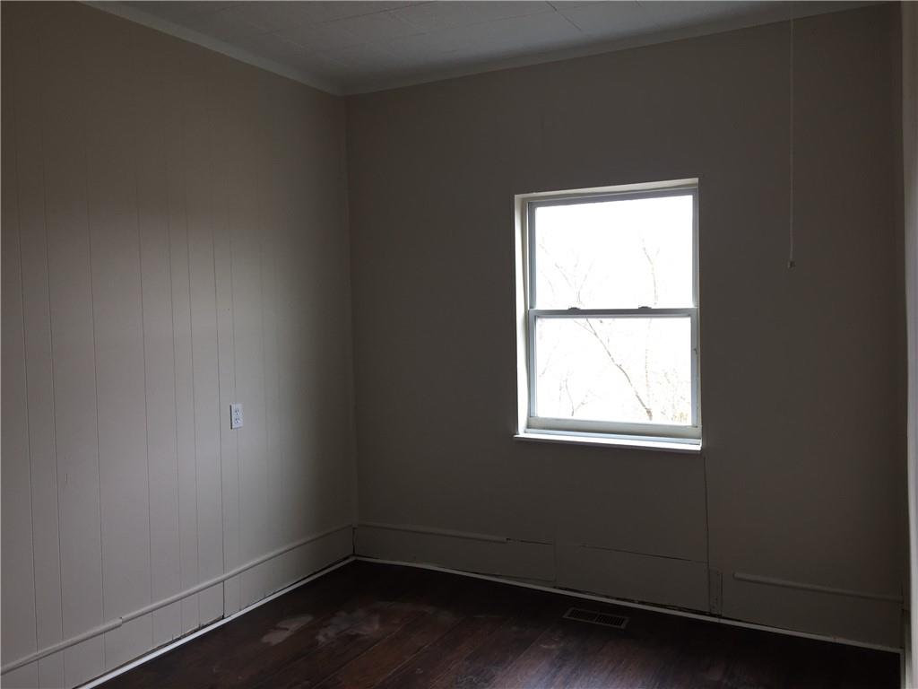 22 Harlem Avenue McKees Rocks, PA 15136 - Photo 5 of 13 Gallery Image 5