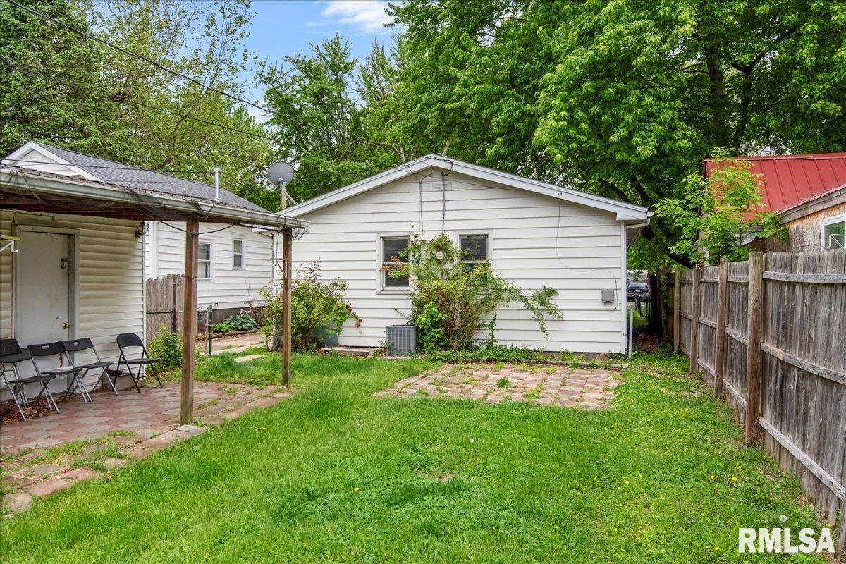 316 Magnolia Drive Springfield, IL 62702 - Photo 20 of 22 Gallery Image 20