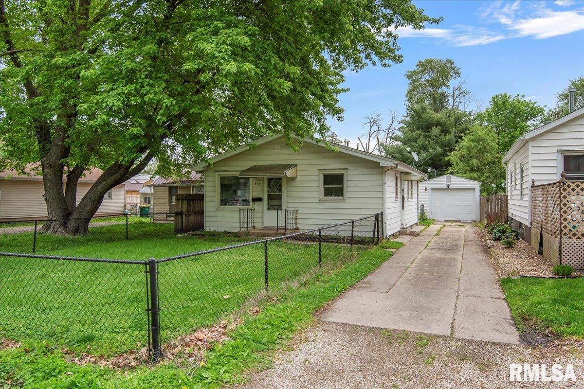 316 Magnolia Drive Springfield, IL 62702 - Photo 2 of 22 Gallery Image 2