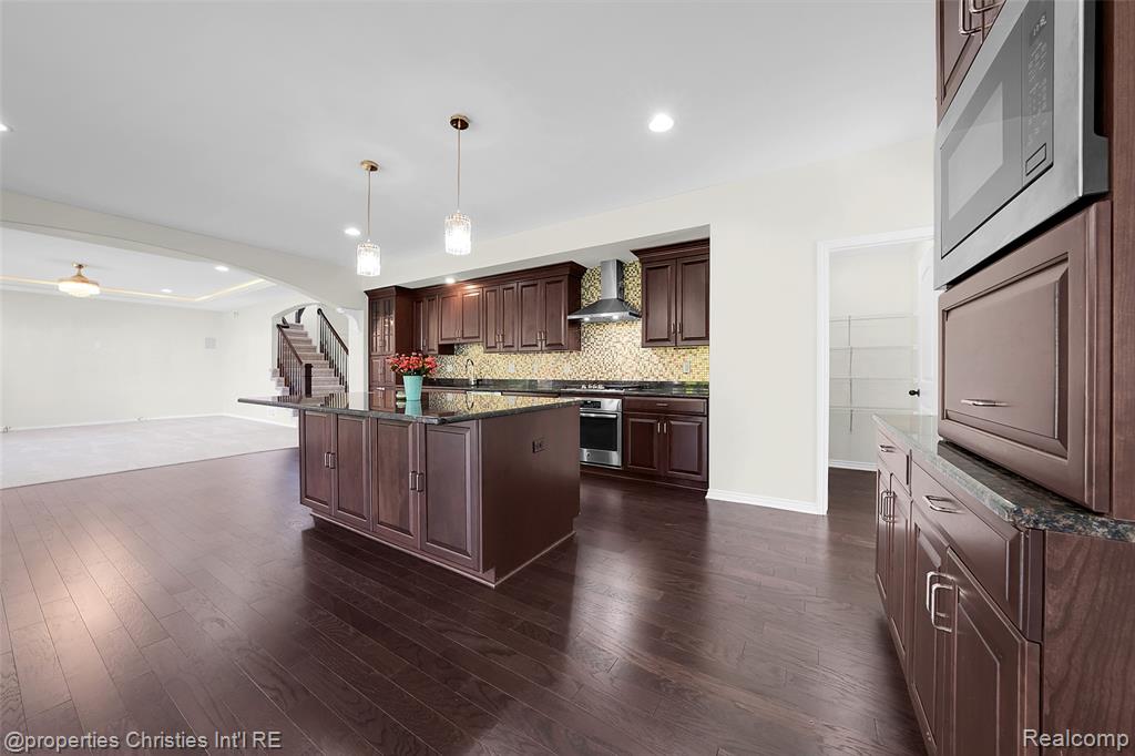 3938 Somerset Circle Rochester Hills, MI 48309 - Photo 14 of 71