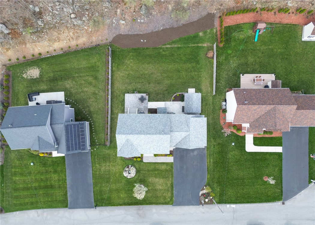 26 Shale Ridge Court Cumberland, RI 02864 - Photo 4 of 39 Gallery Image 4