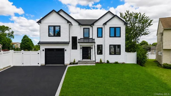 $1,599,998 | 45 Glade Lane, Levittown, NY 11756